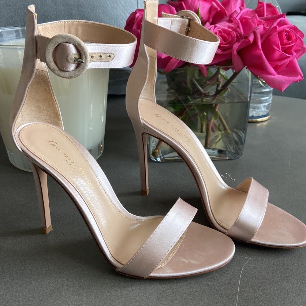 Gianvito rossi portofino heels